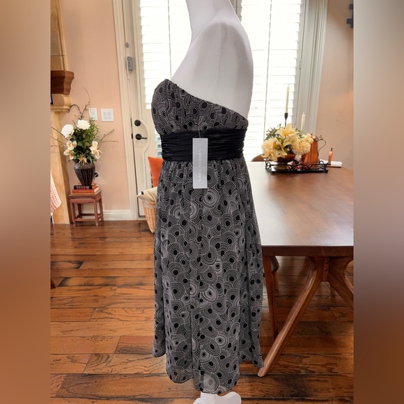 London Times Black & White strapless Babydoll Dress. Size 6 - Picture 2 of 7